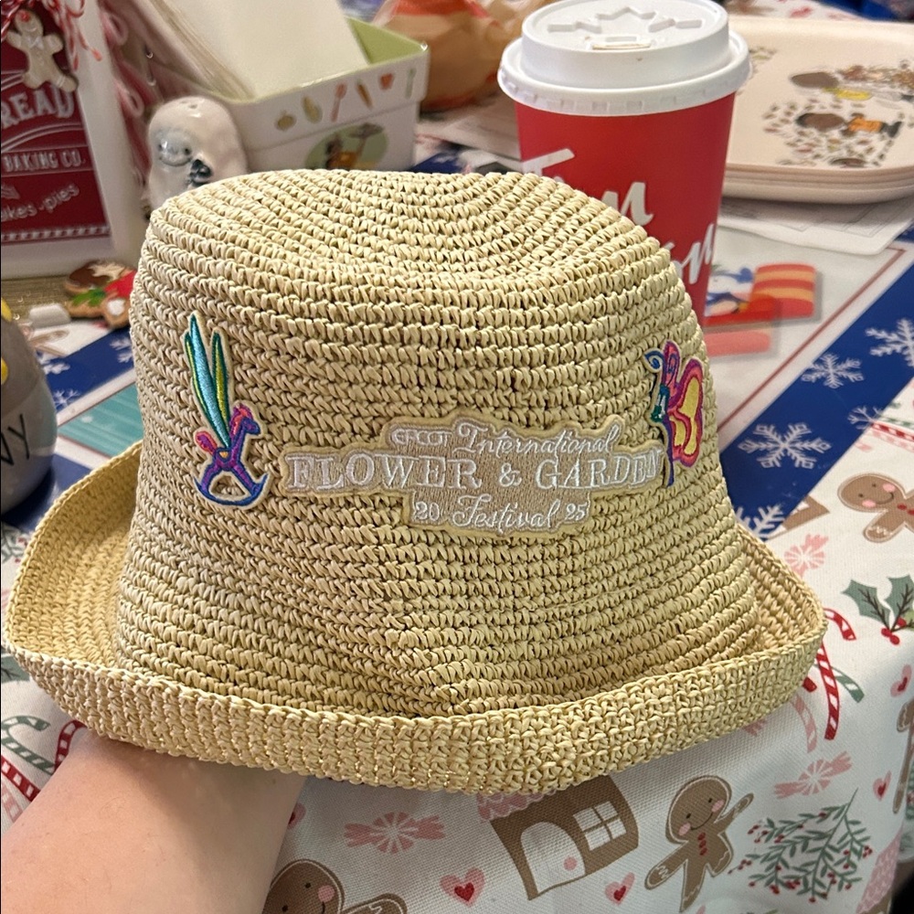 Disney flower and garden Alice in Wonderland hat brand new never worn festival
